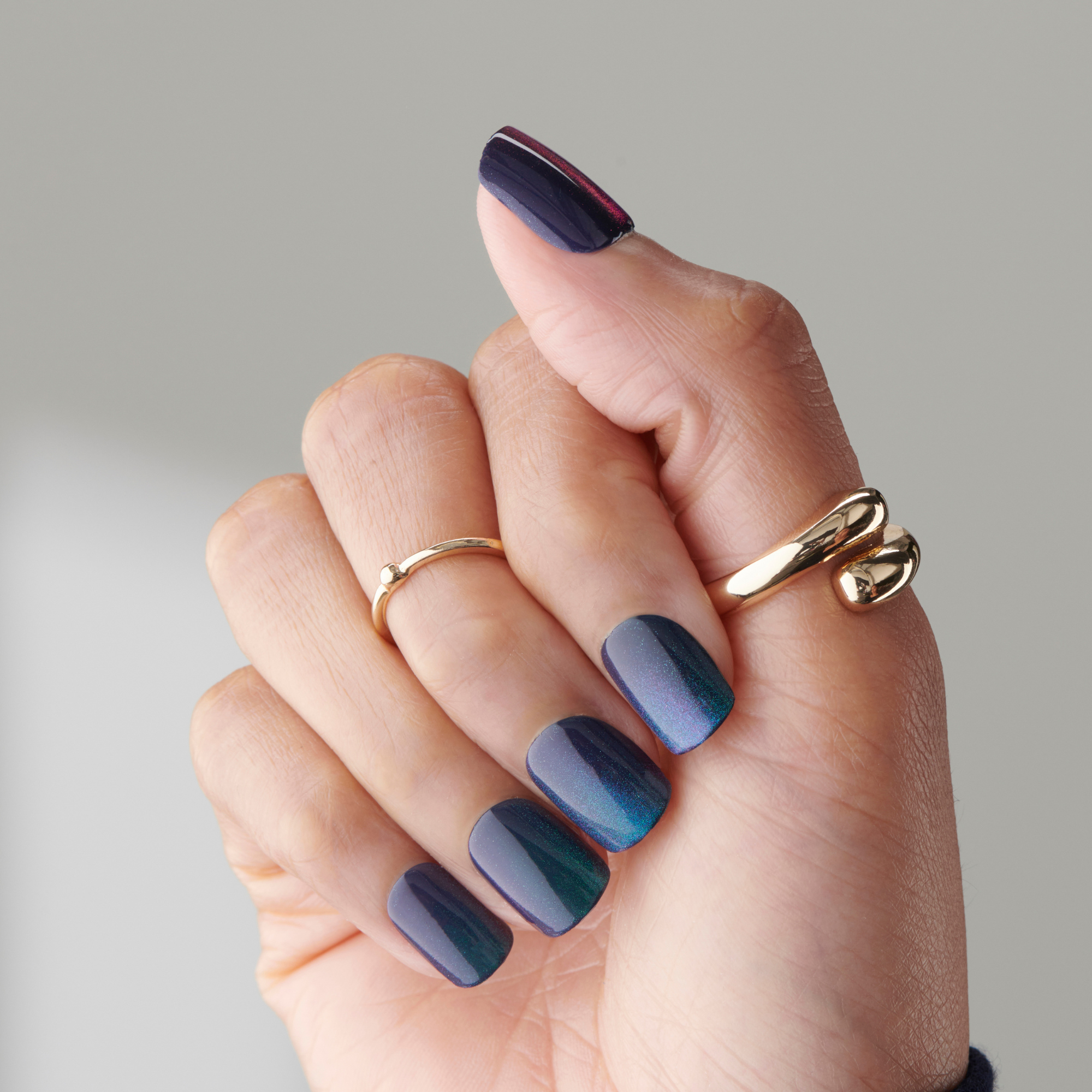 Inviting - Short Squoval Mirror Shine Prism Nail On Press On Manicure