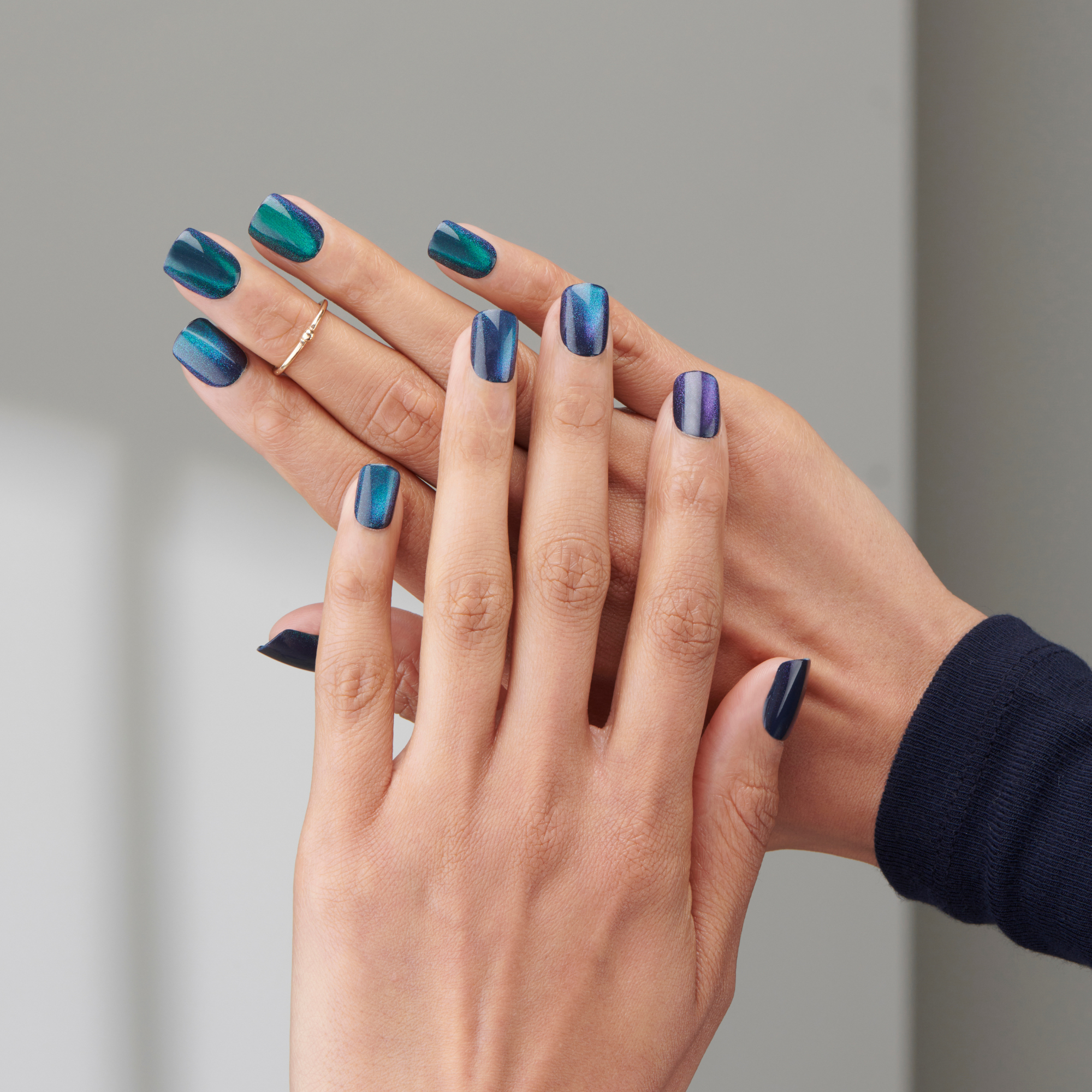 Inviting - Short Squoval Mirror Shine Prism Nail On Press On Manicure