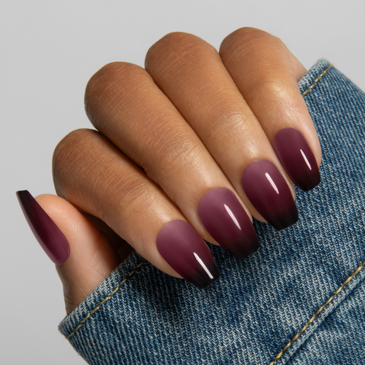 Make Believe - Medium Coffin Nail On Press On Manicure