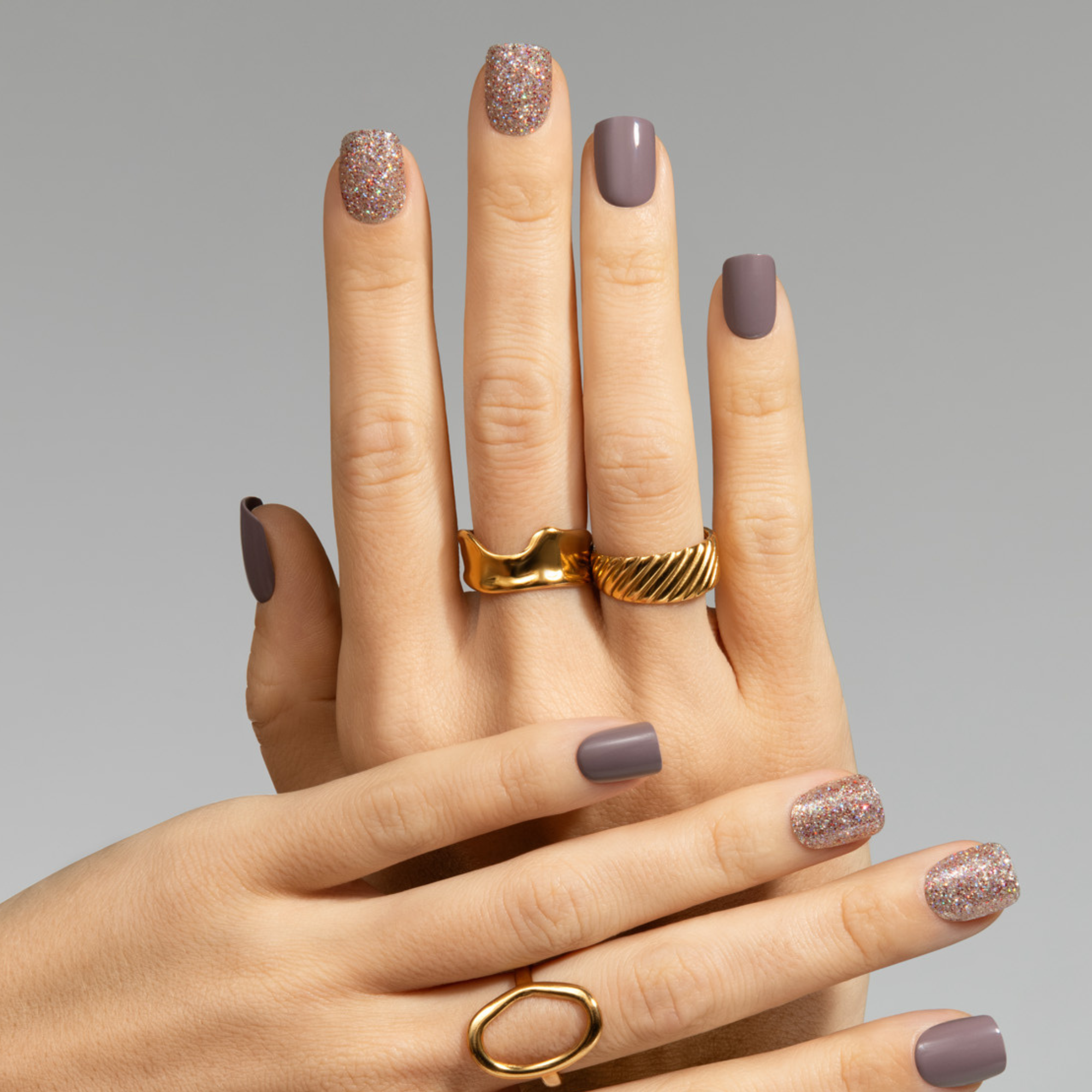 Lifetime - Squoval Weekender Press On Manicure