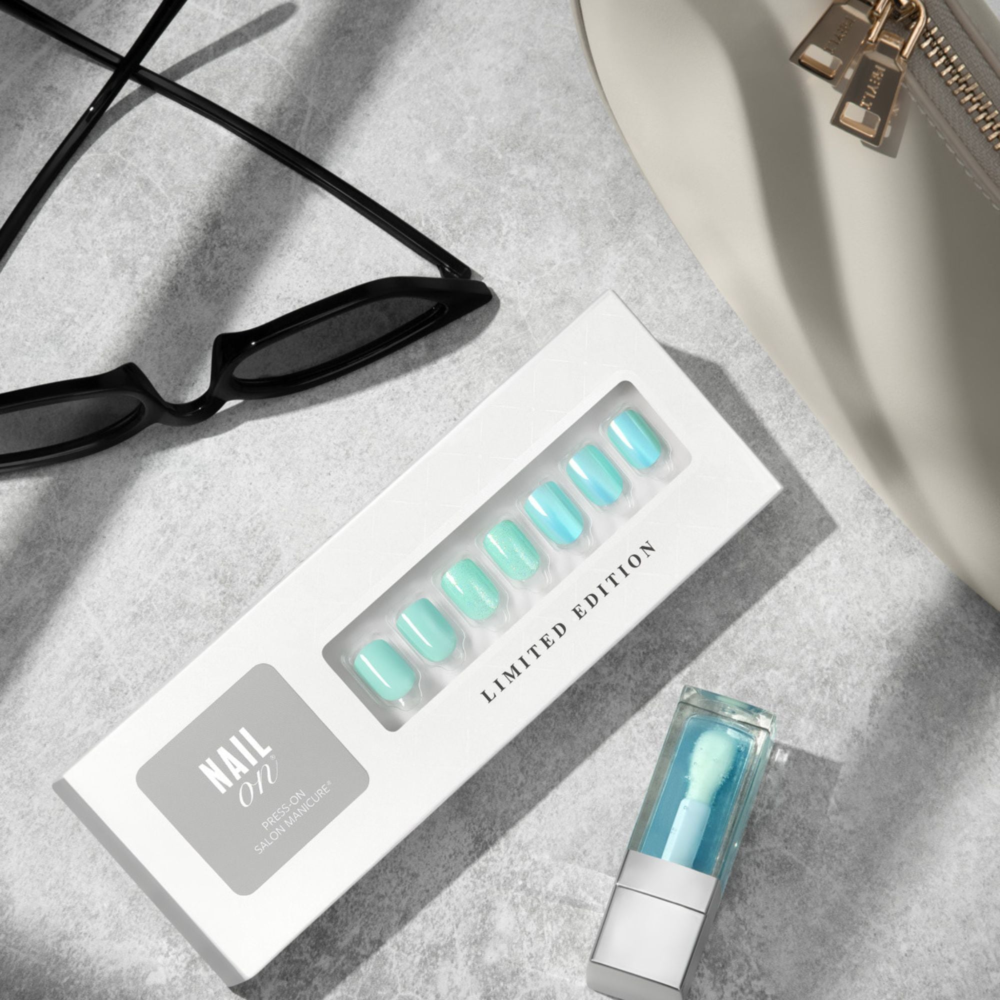 April Showers - Squoval Press On Manicure