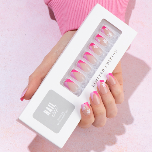 Floral Mode - Medium Squoval Nail On Press On Manicure