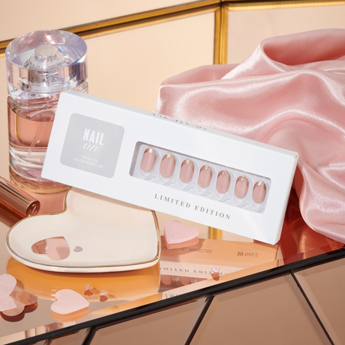 Gilt Trip - Short Oval Nail On Press On Manicure