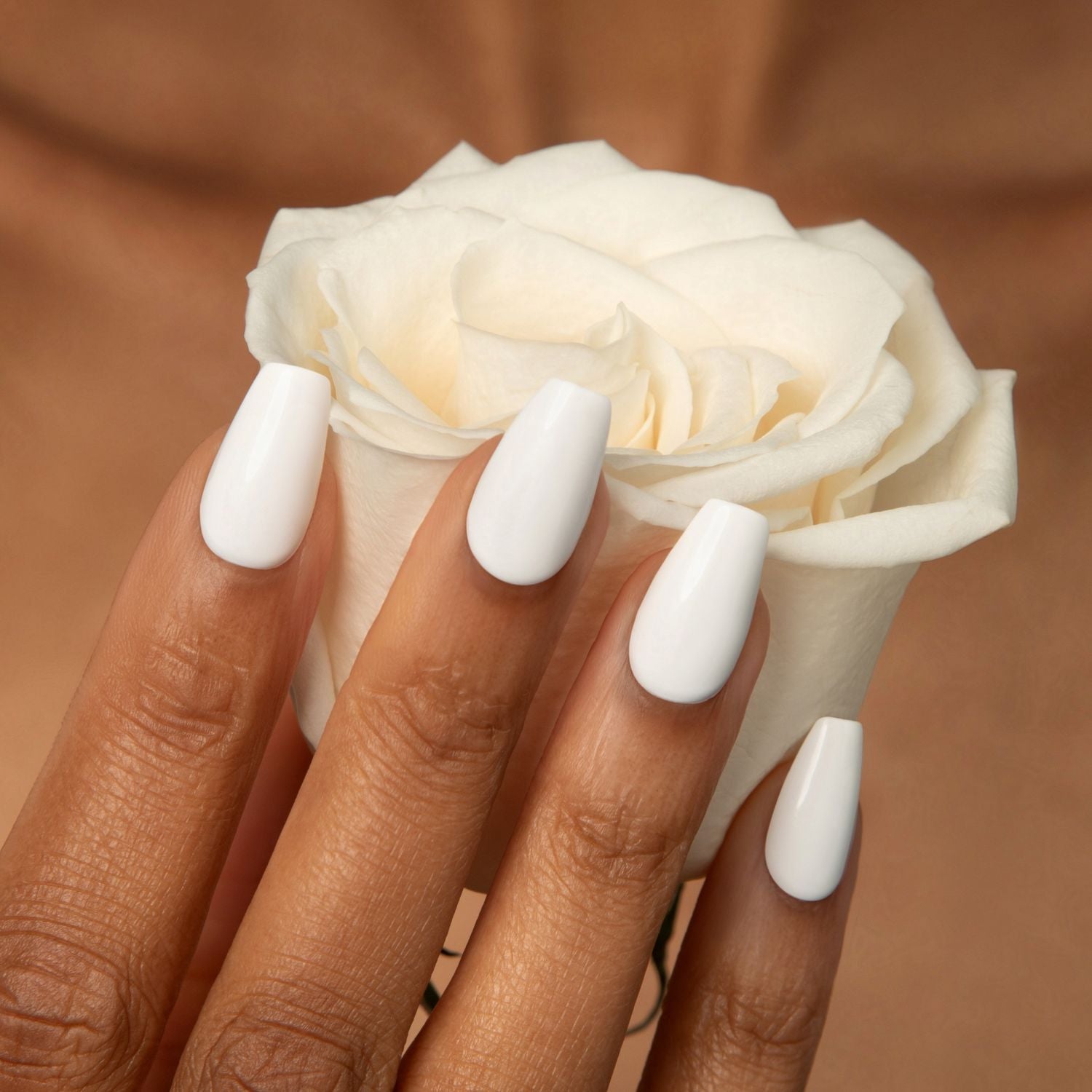 Arctic White - Coffin Weekender Press On Manicure