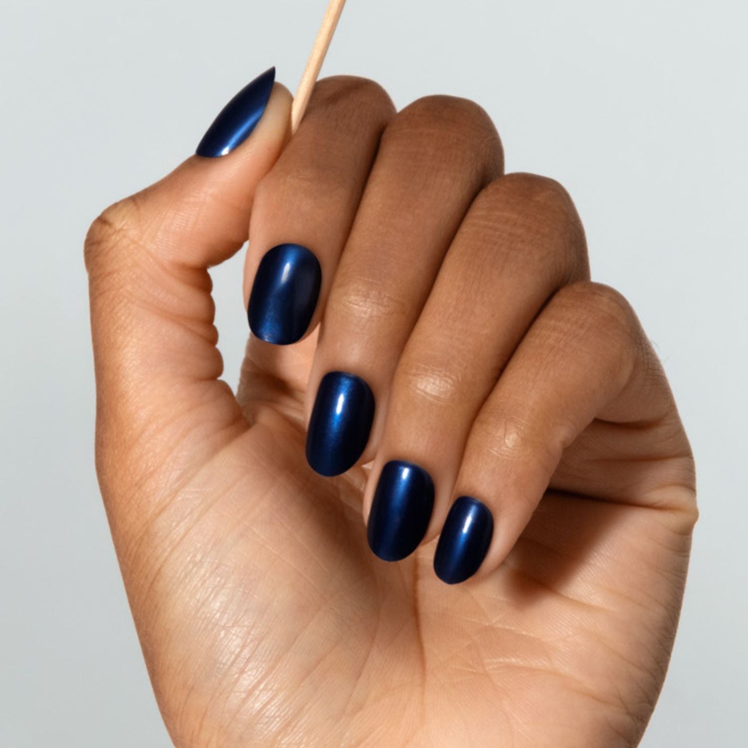 Rainy Blue - Oval Weekender Press On Manicure