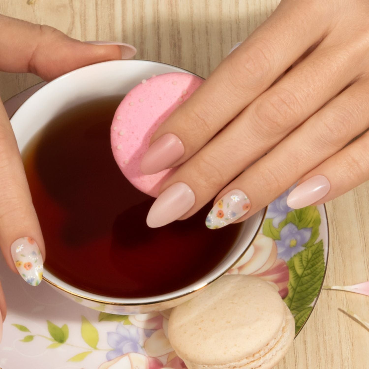 Away We Go - Almond Weekender Press On Manicure