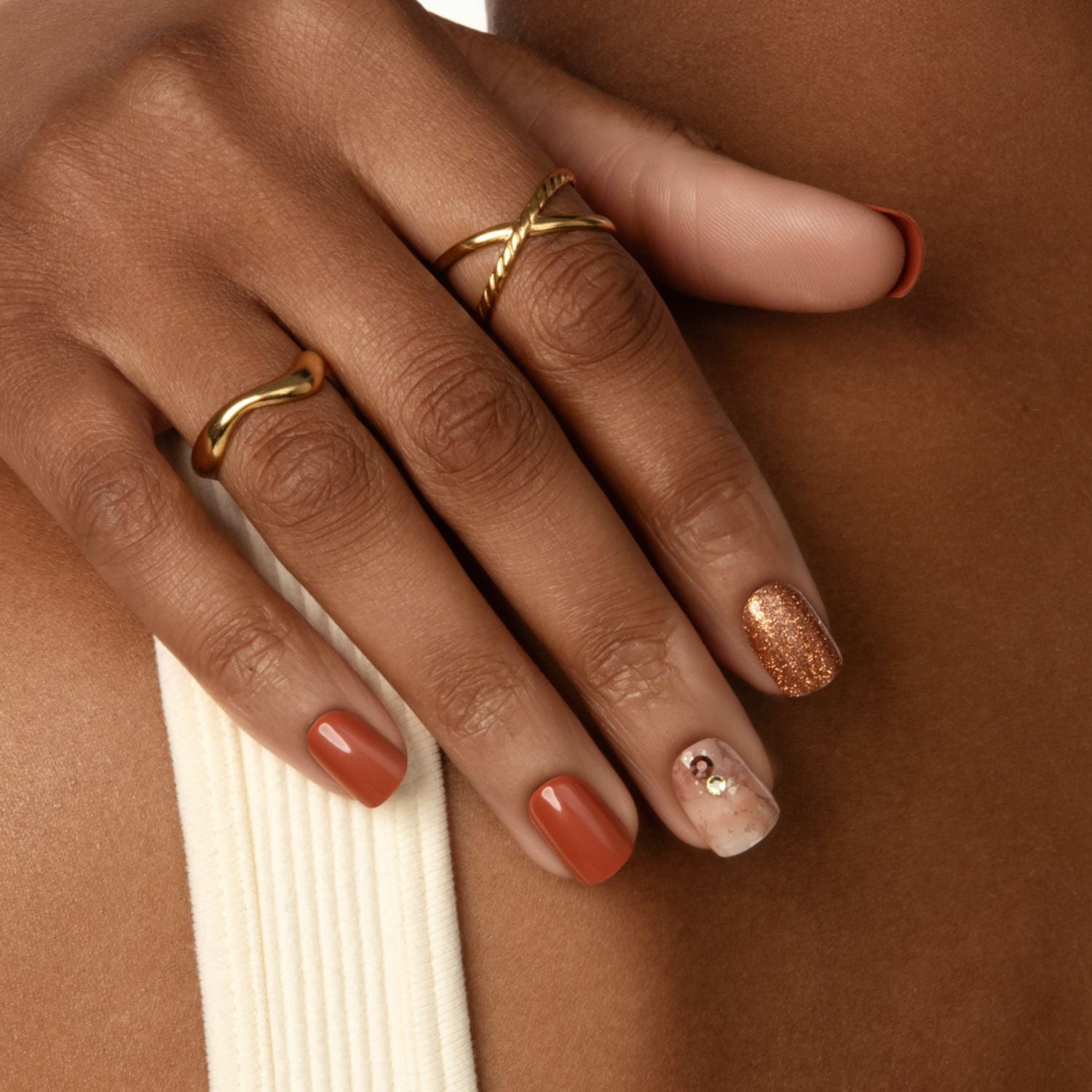 Savannah - Squoval Weekender Press On Manicure