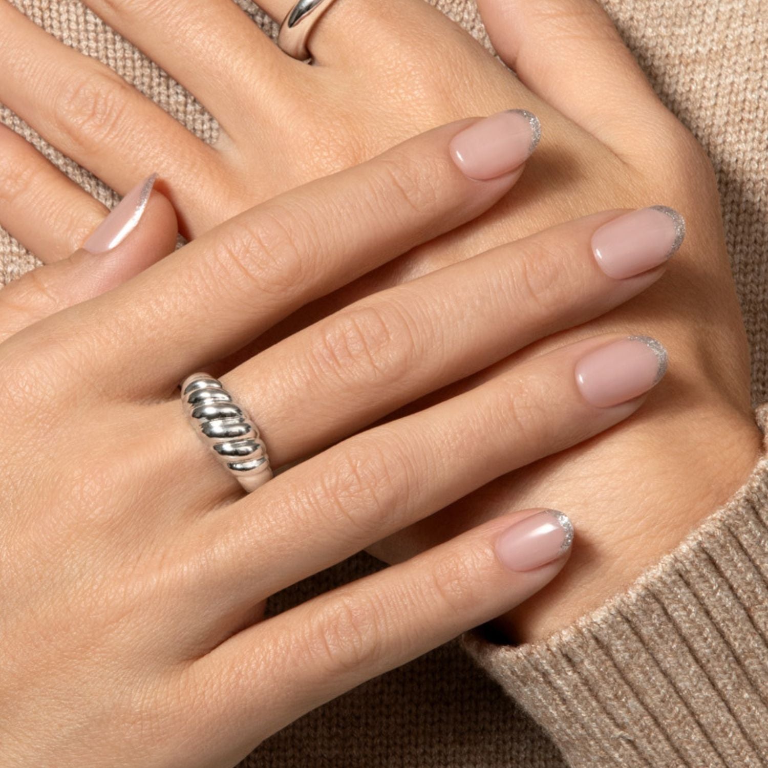 Wintertime - Short Oval Nail On Press On Manicure