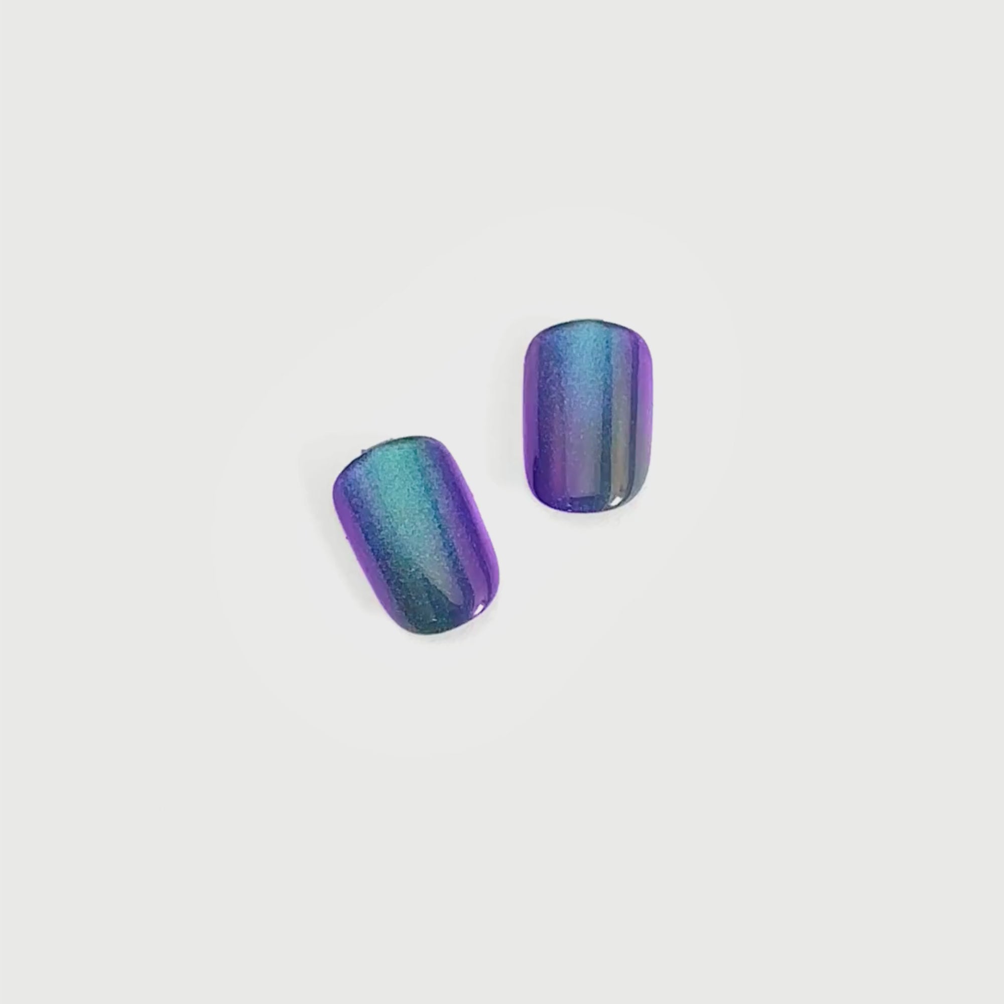 Inviting - Short Squoval Mirror Shine Prism Nail On Press On Manicure