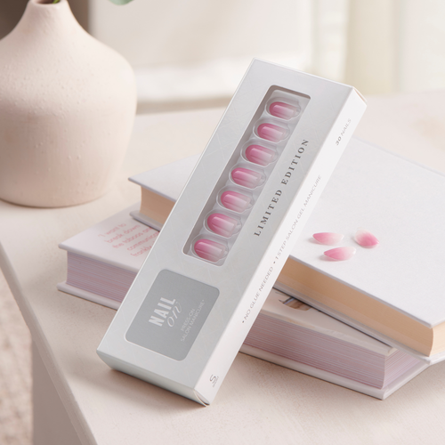 Soft Focus - Oval Press On Manicure