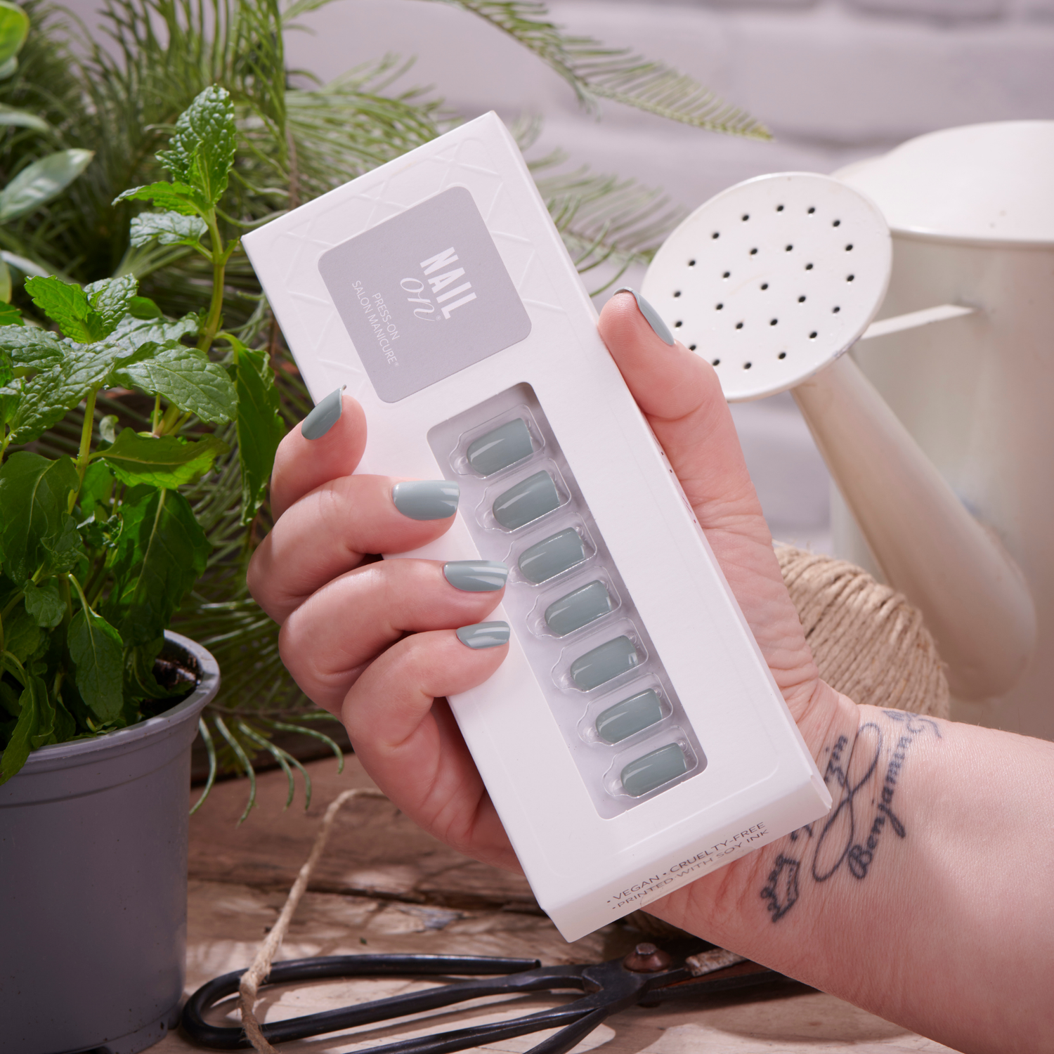 Sage Green - Squoval Press On Manicure