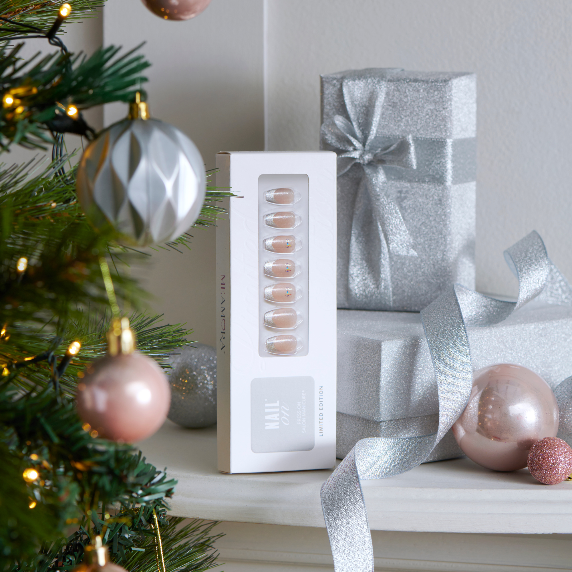 Gifted - Coffin Nail On Press On Manicure