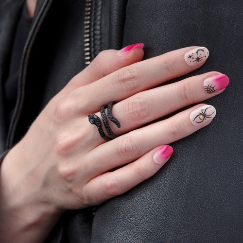 Web of Deceit - Short Oval Nail On Press On Manicure