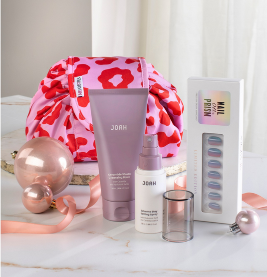 The Deluxe Drawstring Gift Set with 3 items for £49