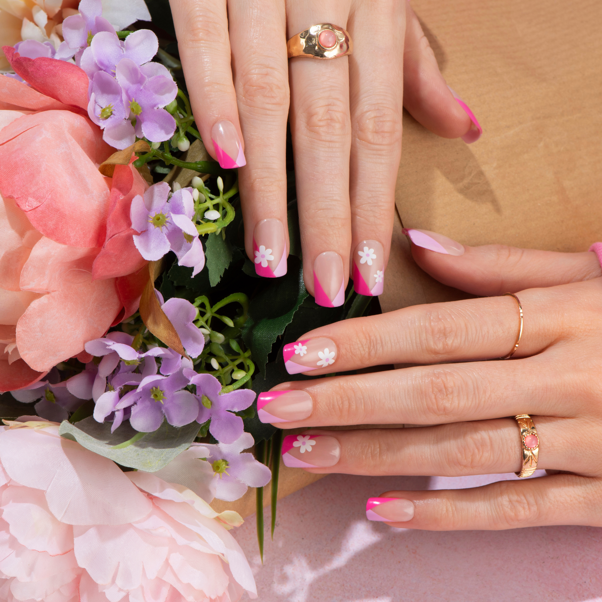 Floral Mode - Medium Squoval Nail On Press On Manicure