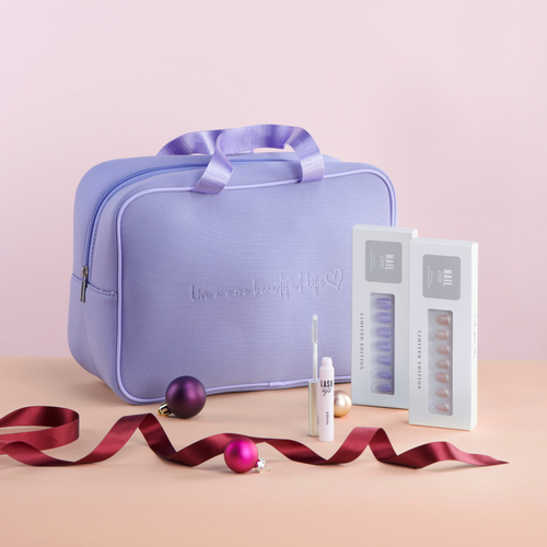 Lilac Beauty Bonus with Primer, The Classics &amp; Lavender Mist. Free when you spend £55 or more online. Exclusions apply.