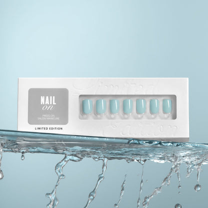 Spring Blue - Squoval Weekender Press On Manicure