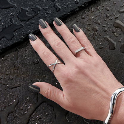 (New &amp; Improved) Stormy Night - Oval Press on Manicure