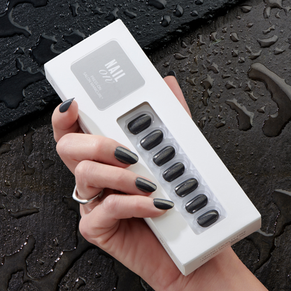 (New &amp; Improved) Stormy Night - Oval Press on Manicure